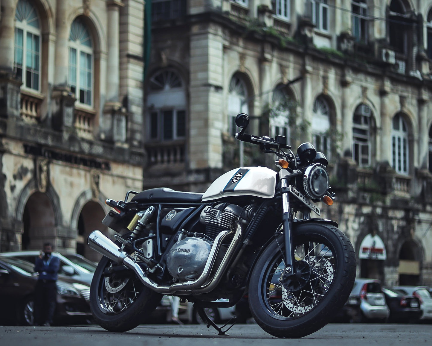 Royal Enfield- 2 x 1 Full System Exhaust with FAT CAN - Interceptor 650 / Continental GT 650