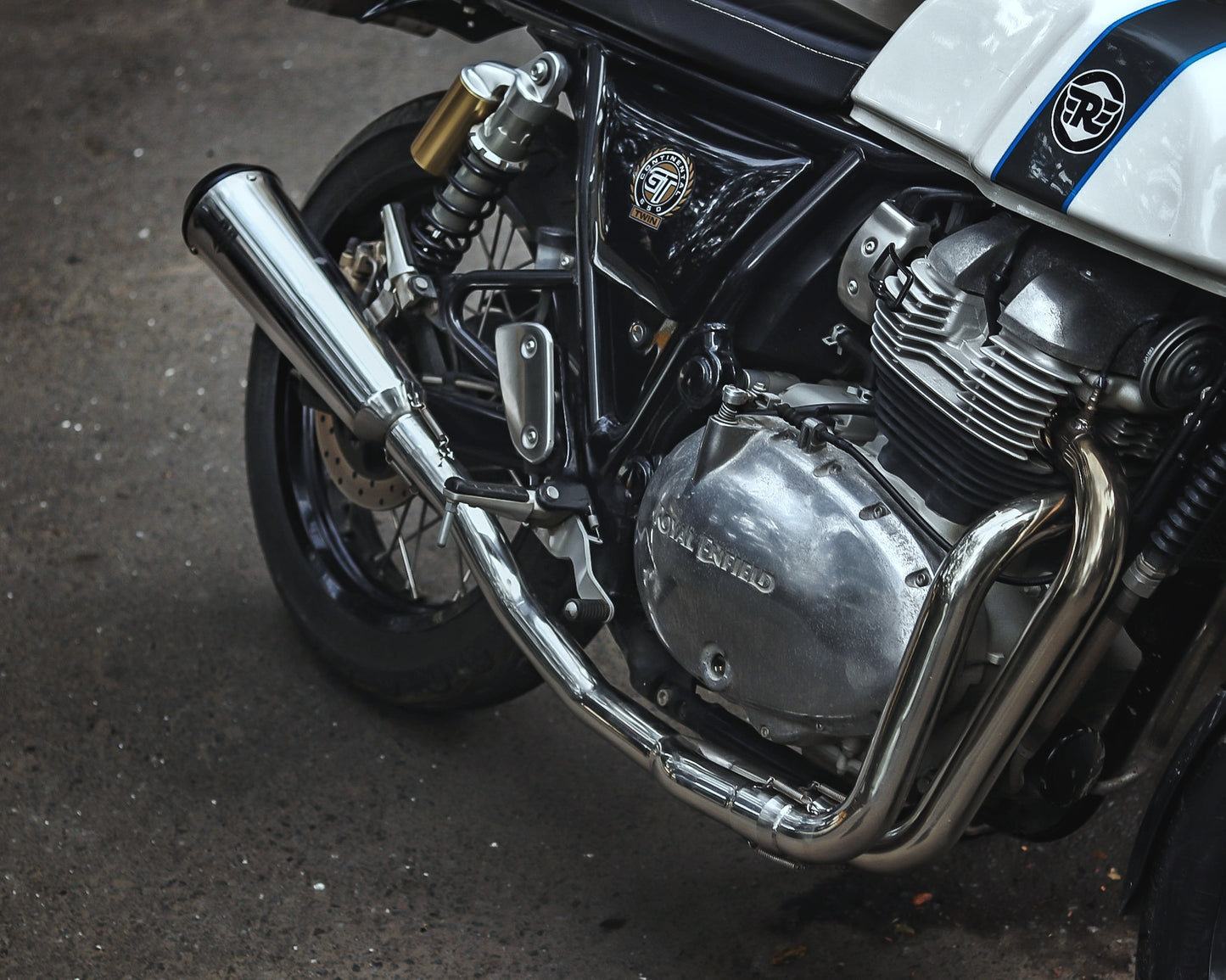 Royal Enfield 650 2 x 1 Full System Exhaust with FAT CAN - Interceptor / Continental GT