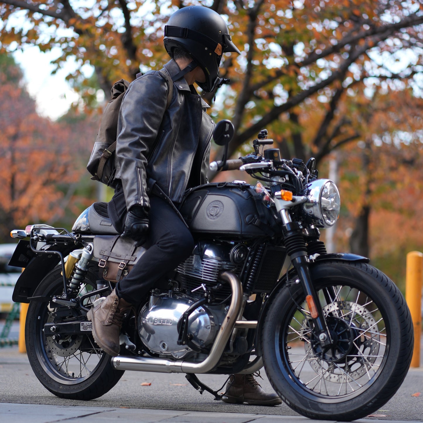 Royal Enfield- 2 x 2 Full System Exhaust with SHORT CANS - Interceptor 650 / Continental GT650