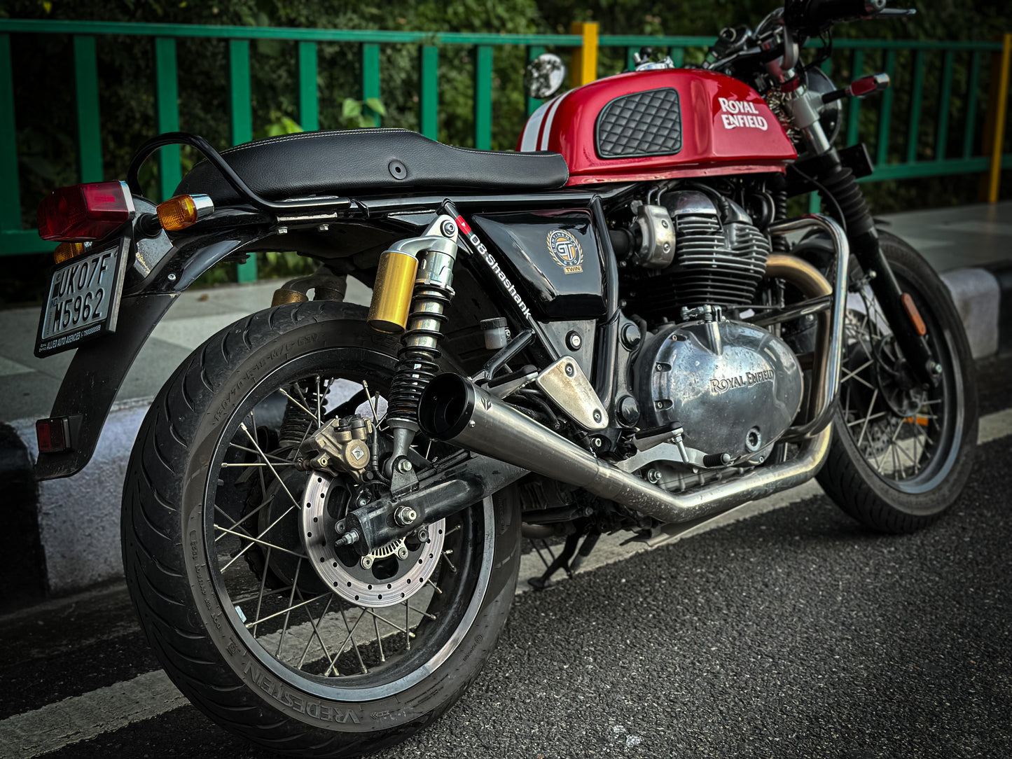 Royal Enfield- 2 x 2 Full System Exhaust with SLIM CANS - Interceptor 650 / Continental GT 650