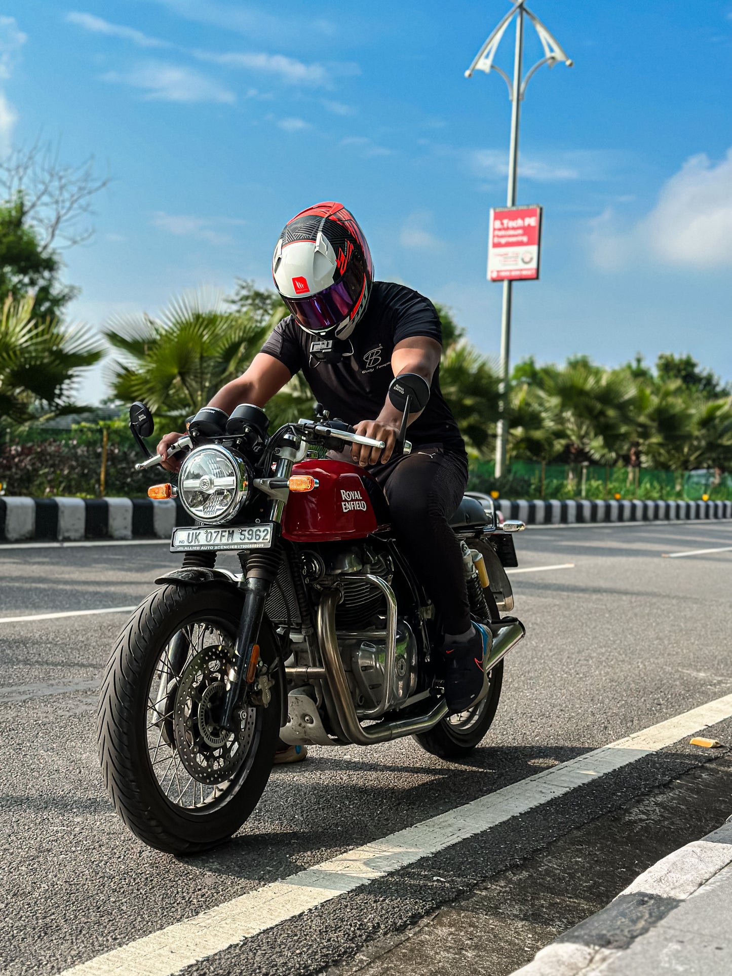 Royal Enfield- 2 x 2 Full System Exhaust with SLIM CANS - Interceptor 650 / Continental GT 650