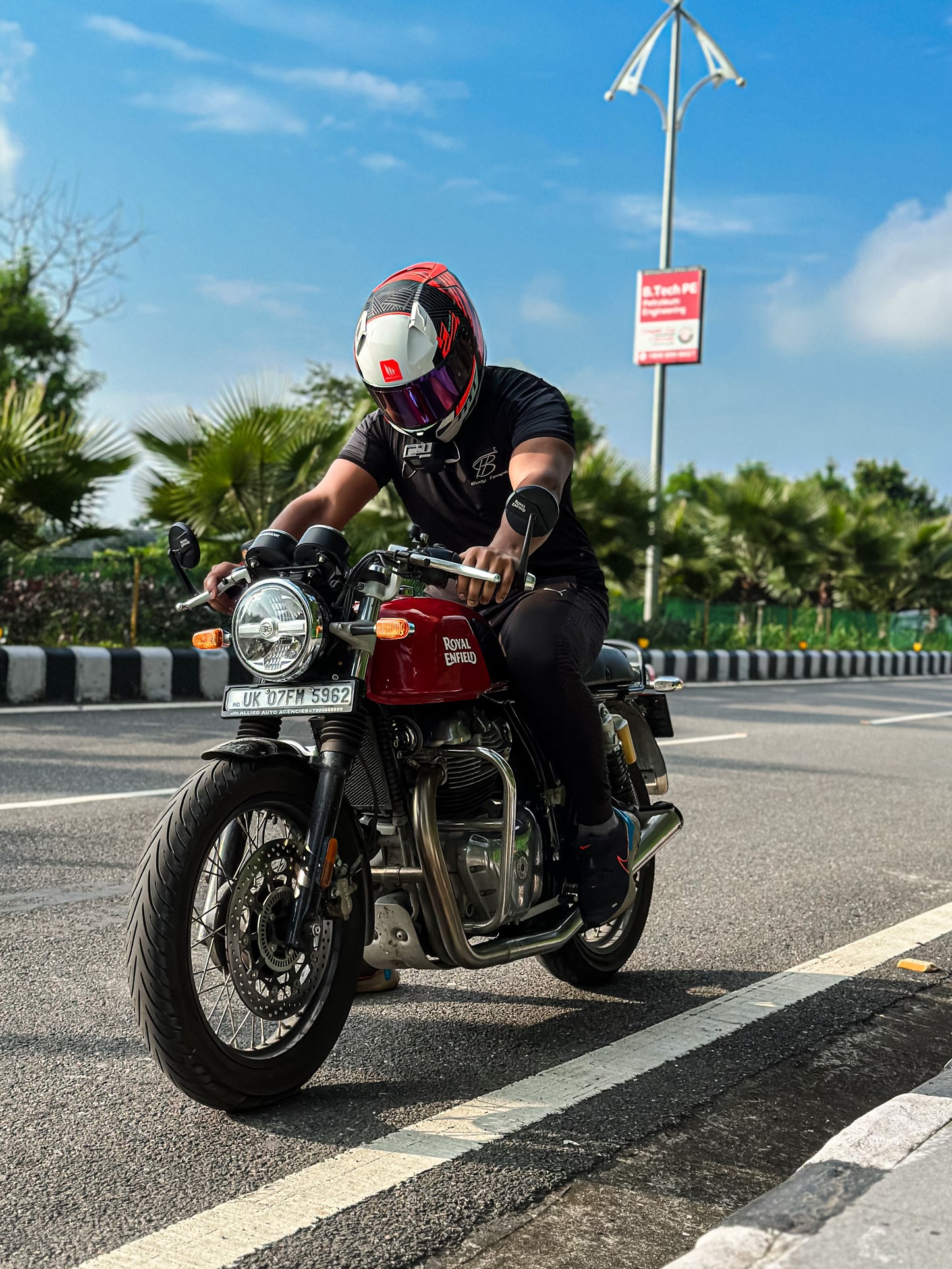 Royal Enfield 650 2 x 2 Full System Exhaust with SLIM CANS - Interceptor / Continental GT